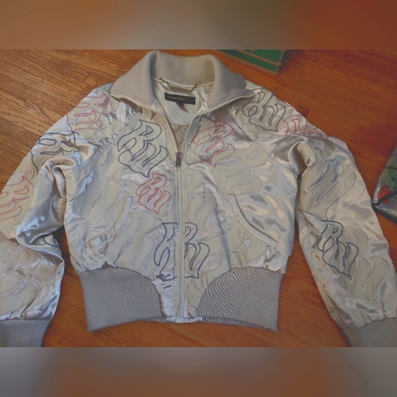 Silver and Gray Embroidered Jacket VINTAGE ROCAWEAR Urban Wear - Picture 1 of 4